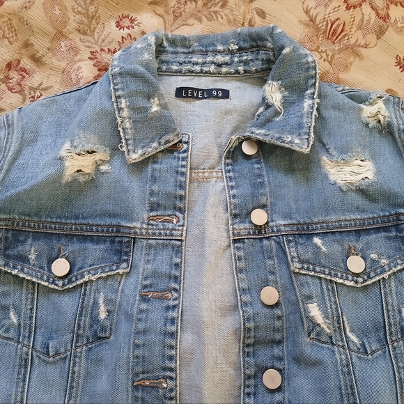 Level 99 Women's Light Blue Distressed Denim Jacket, M - Picture 2 of 9